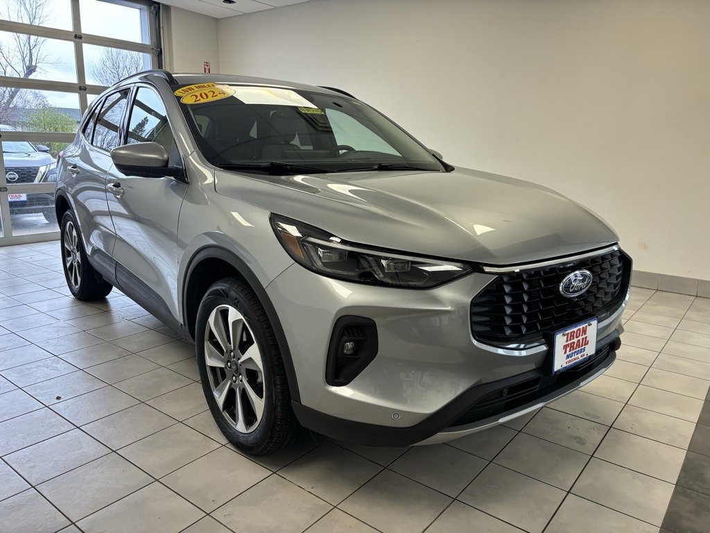 2024 Ford Escape Platinum photo 2