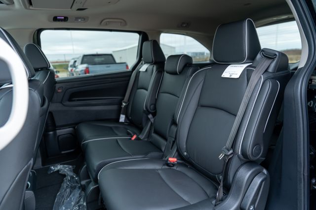 2026 Honda Odyssey Touring photo 12
