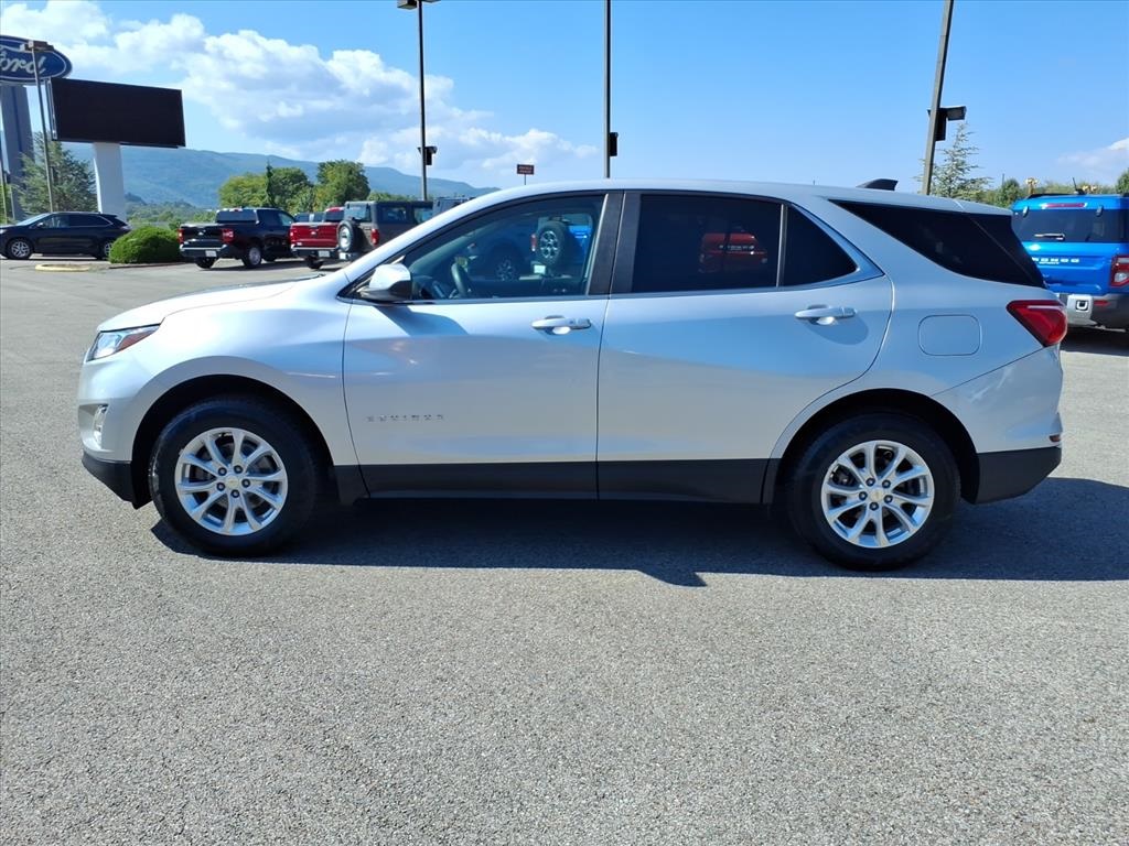 2021 Chevrolet Equinox LT photo 2