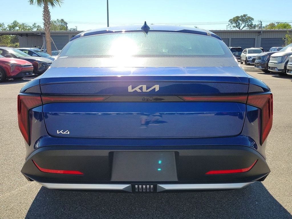 2025 Kia K4 LXS photo 6