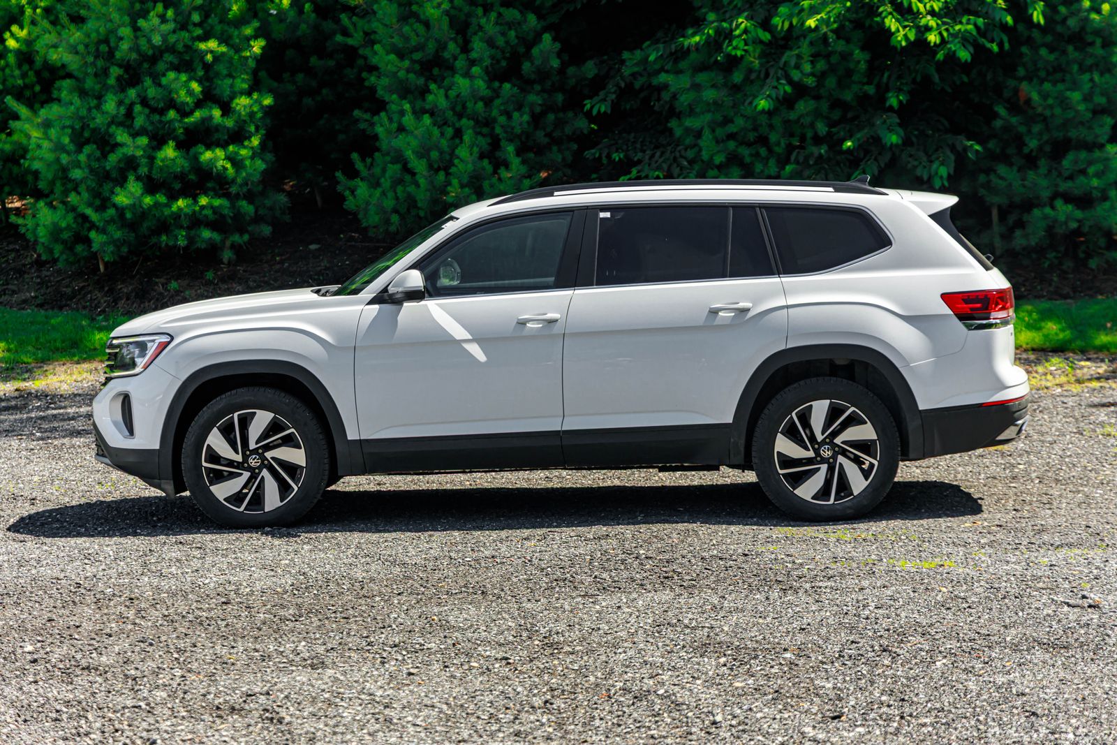 2024 Volkswagen Atlas SE Technology photo 3