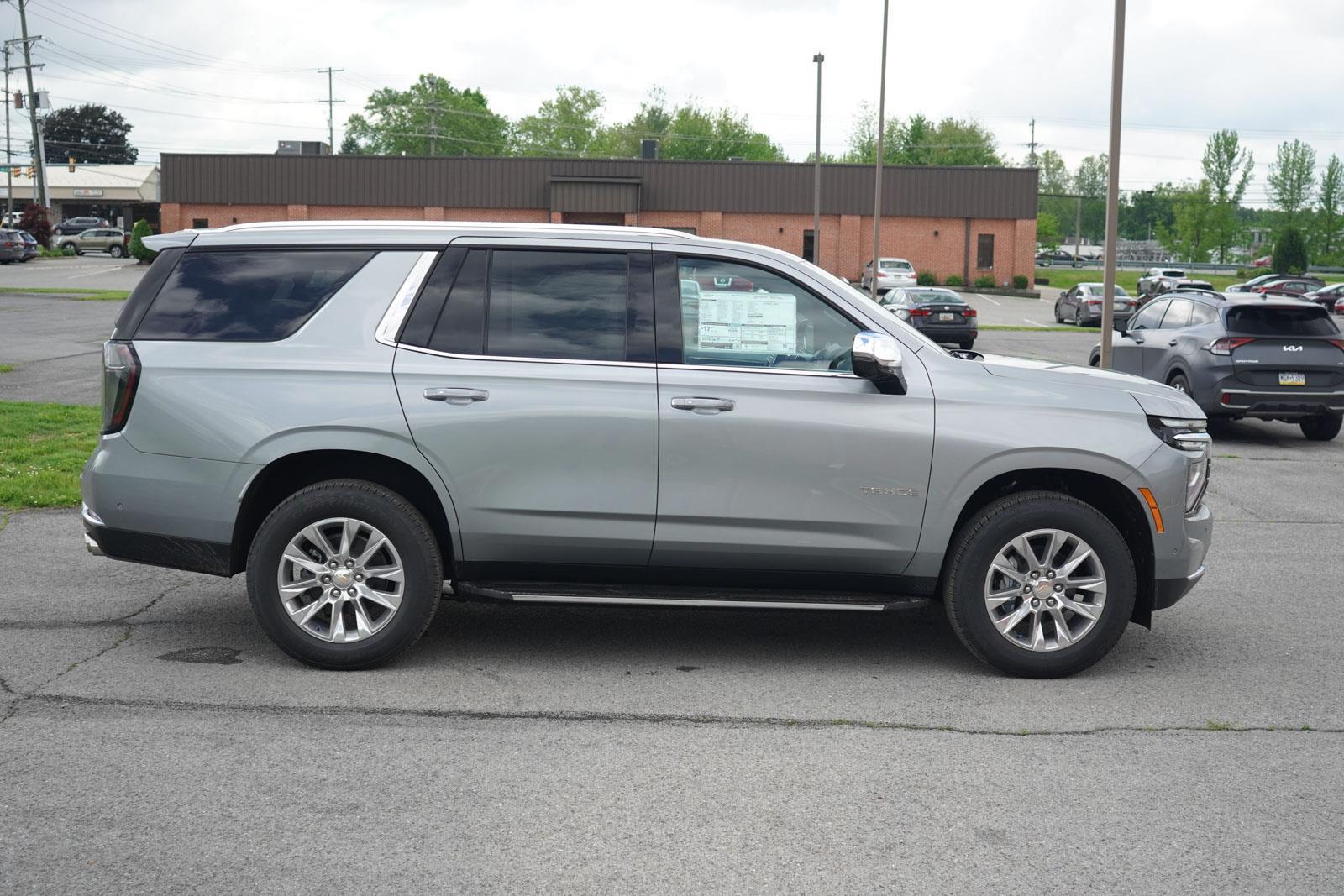 2025 Chevrolet Tahoe Premier photo 2