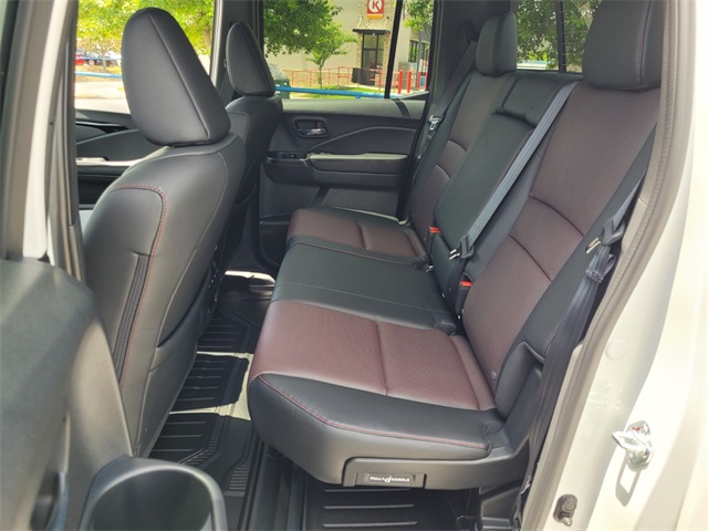 2025 Honda Ridgeline Black Edition photo 4