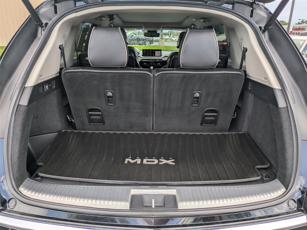 2022 Acura MDX Advance photo 11