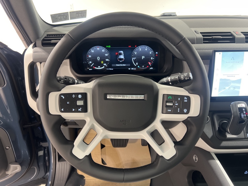 2025 Land Rover Defender 110 S photo 14