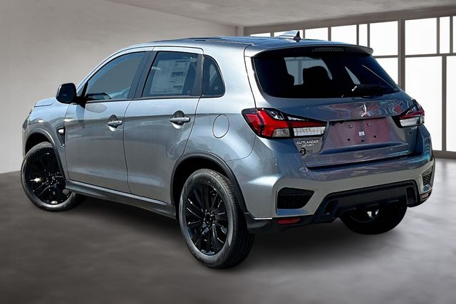 2025 Mitsubishi Outlander Sport LE photo 4
