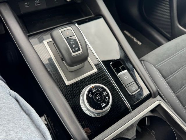 2024 Mitsubishi Outlander photo 30
