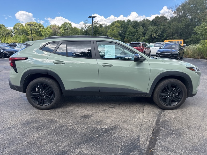 2024 Chevrolet Trax ACTIV photo 2