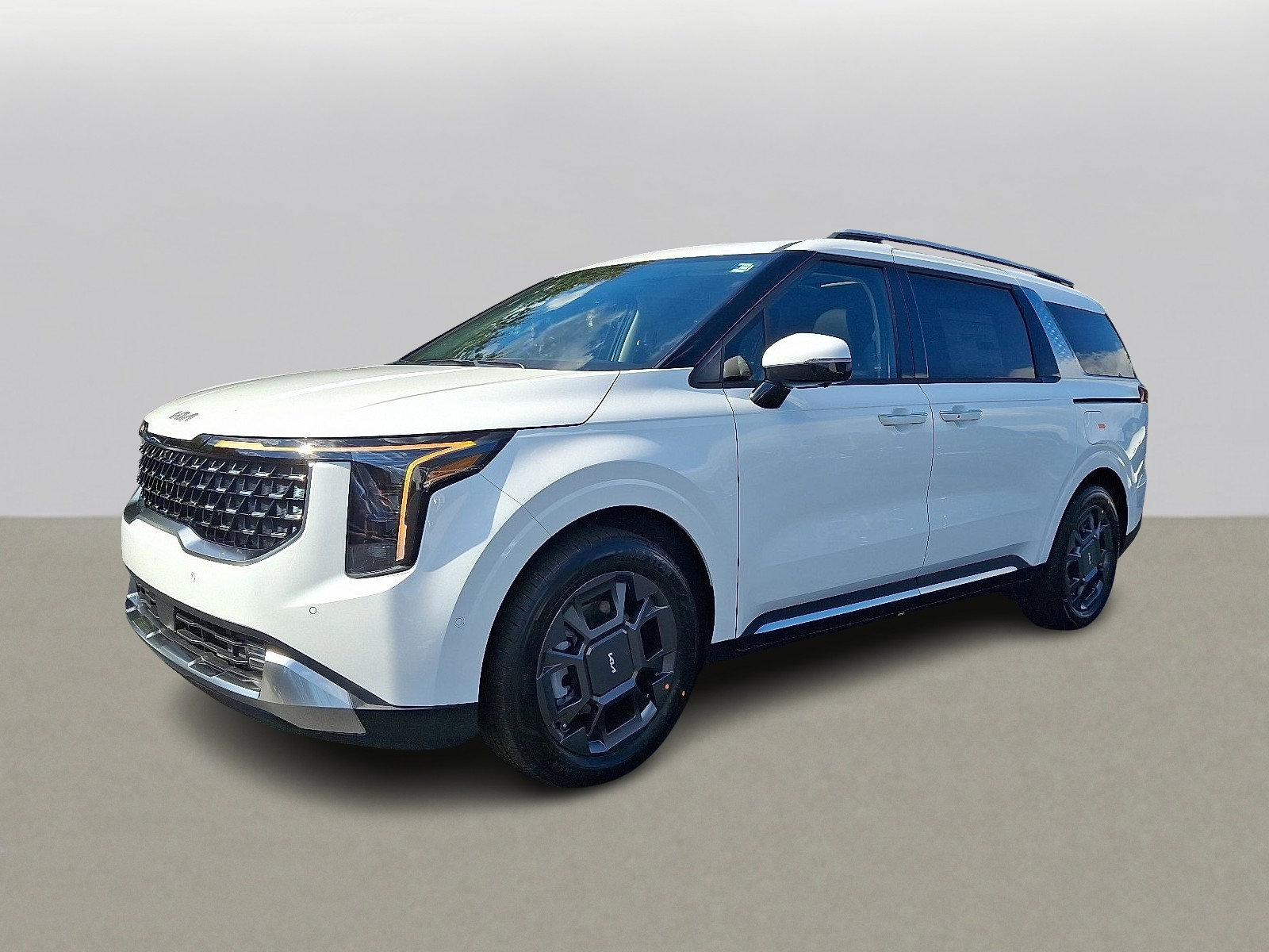 2026 Kia Carnival SX photo 2