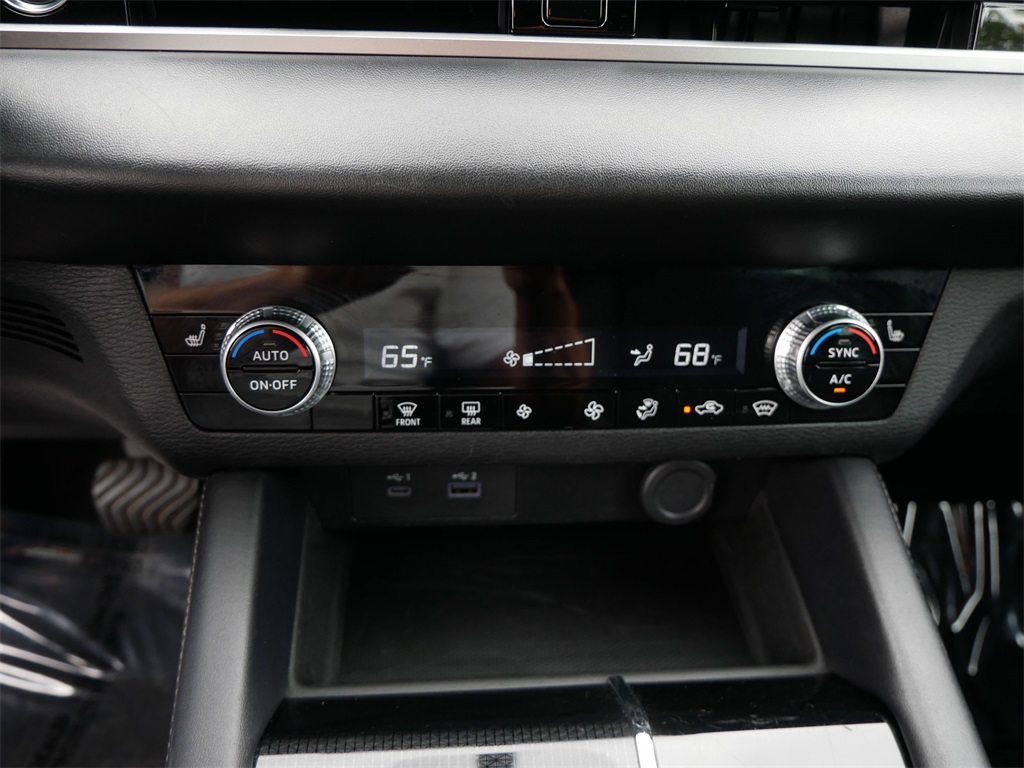 2023 Mitsubishi Outlander Ralliart SE Black Edition photo 18