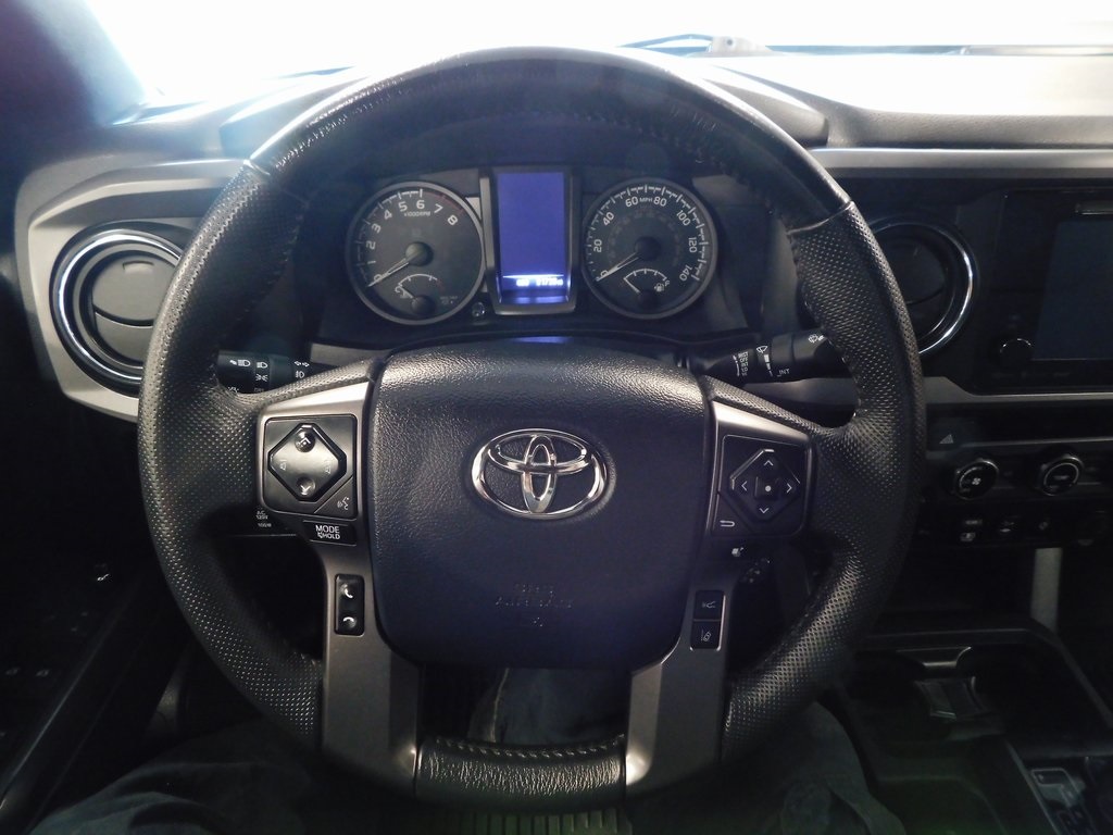 2018 Toyota Tacoma TRD Sport photo 15