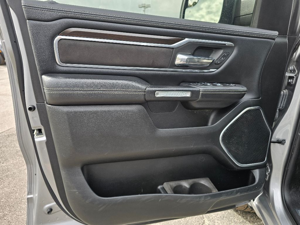 2022 RAM 1500 - Image 8