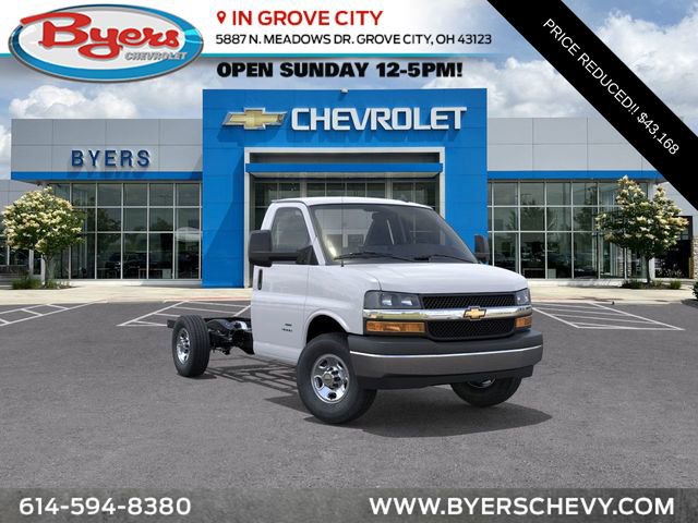 2025 Chevrolet Express Cutaway Base's photo