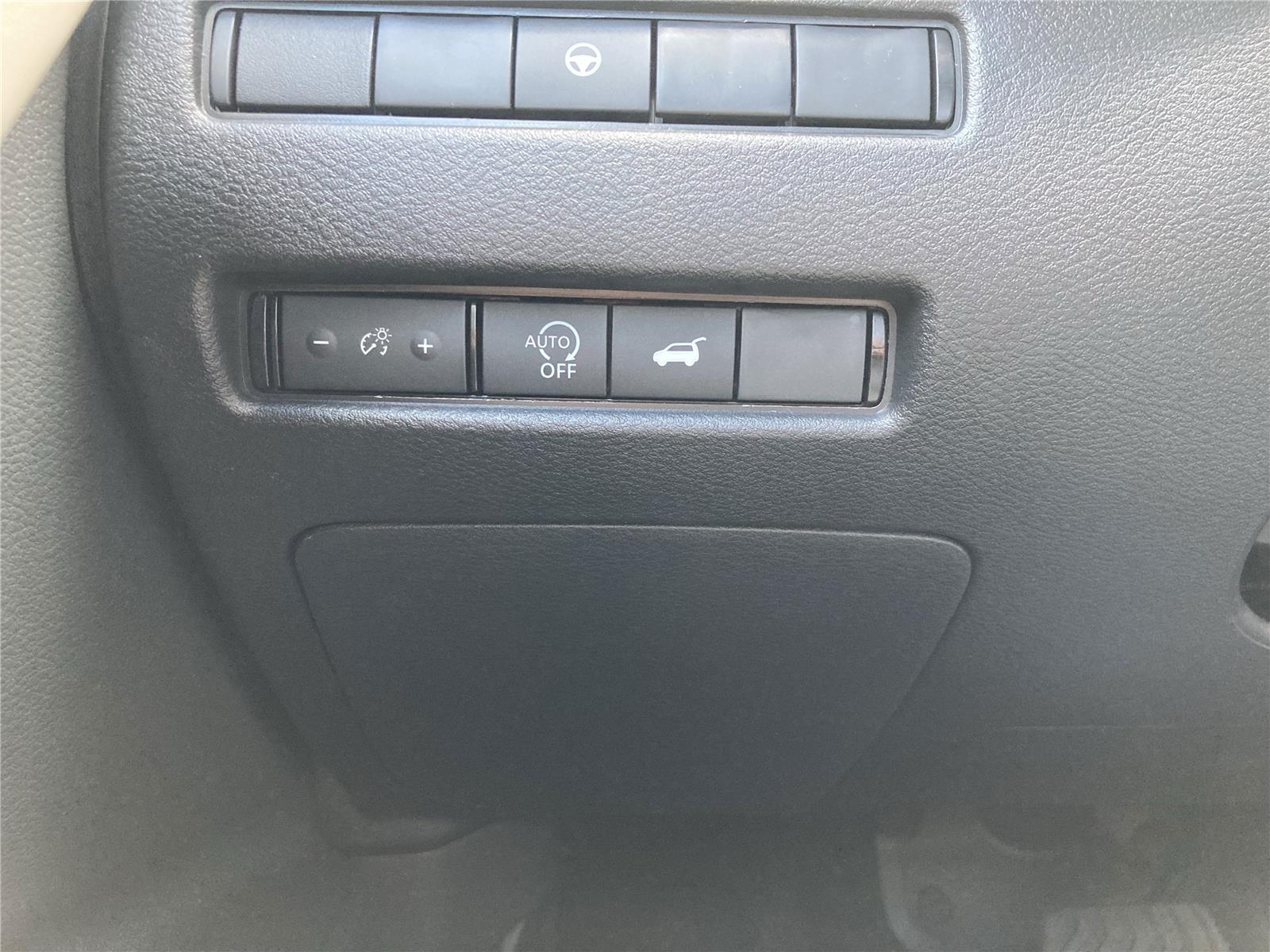 2026 Nissan Rogue SV photo 17