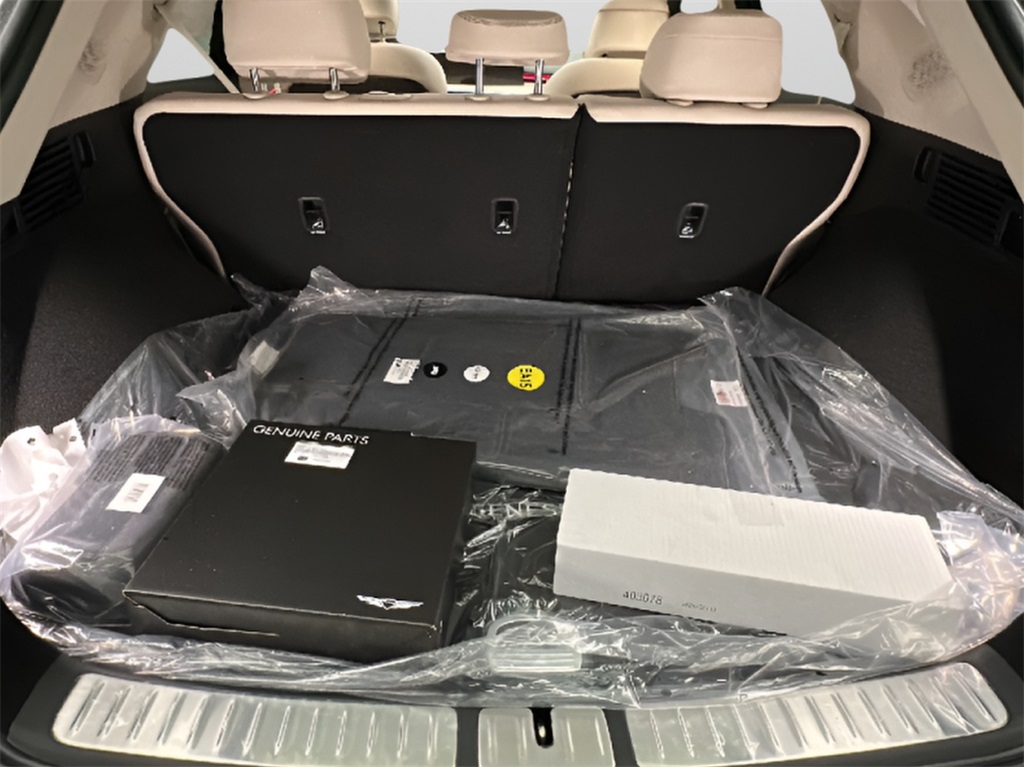 2026 Genesis GV70 2.5T Advanced photo 17
