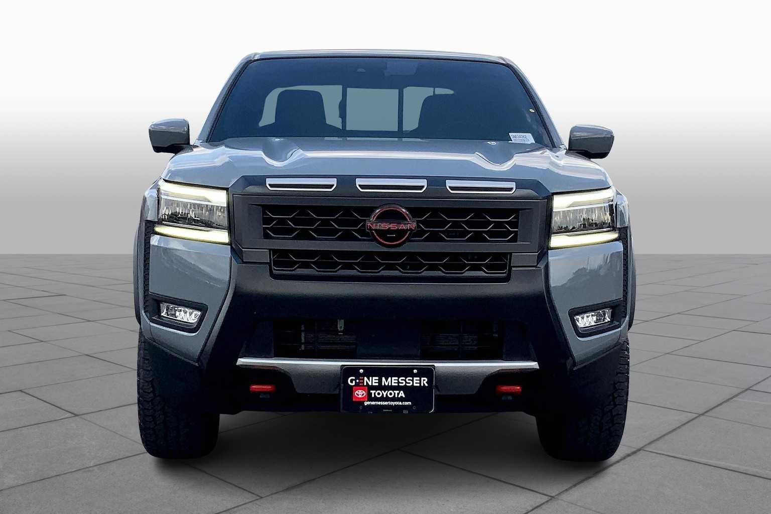 2025 Nissan Frontier PRO-X photo 3