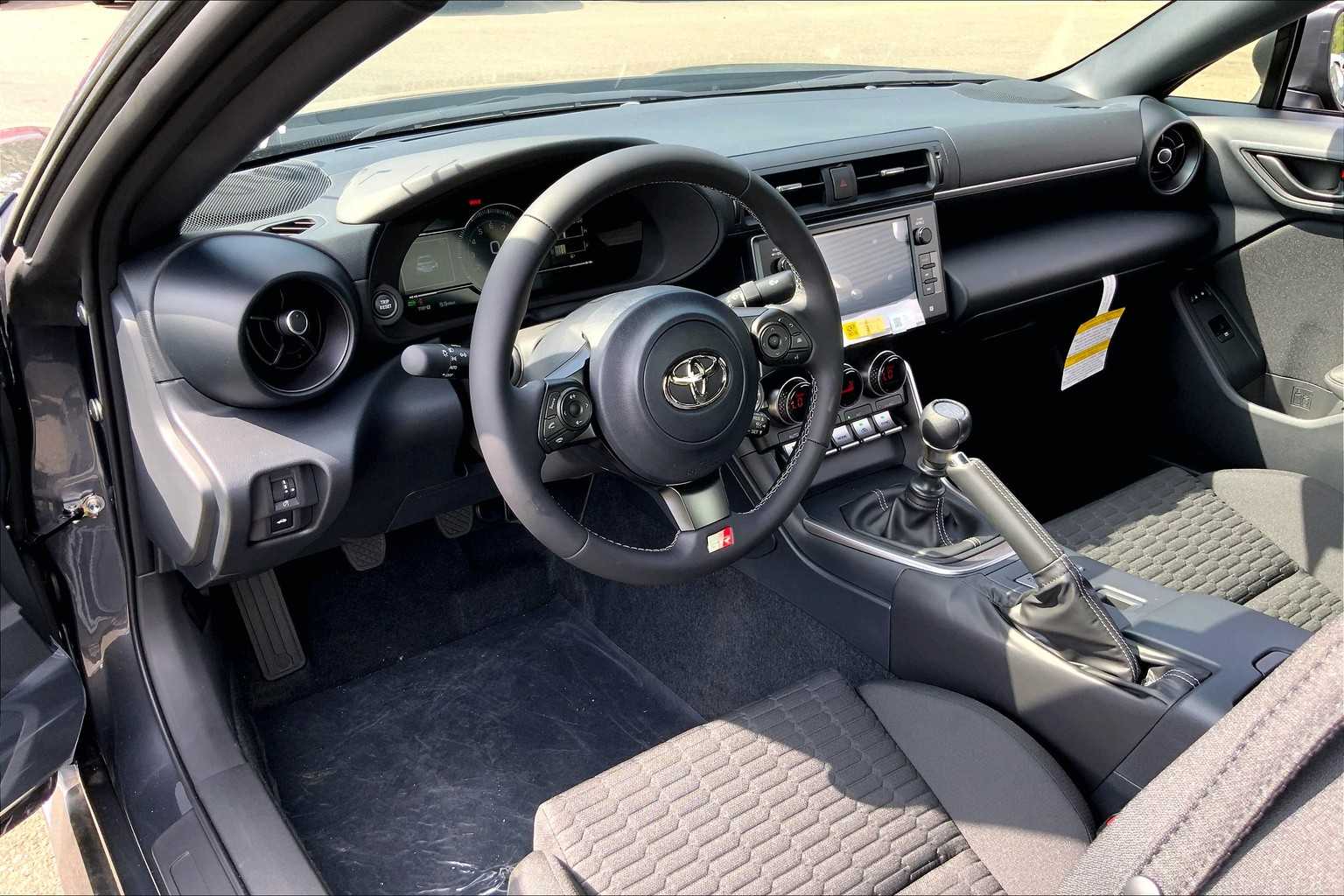 2025 Toyota GR86 photo 7