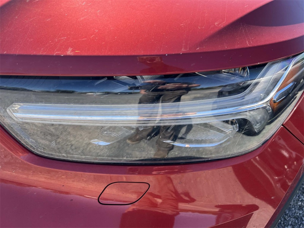 2019 Volvo XC40 Momentum photo 2