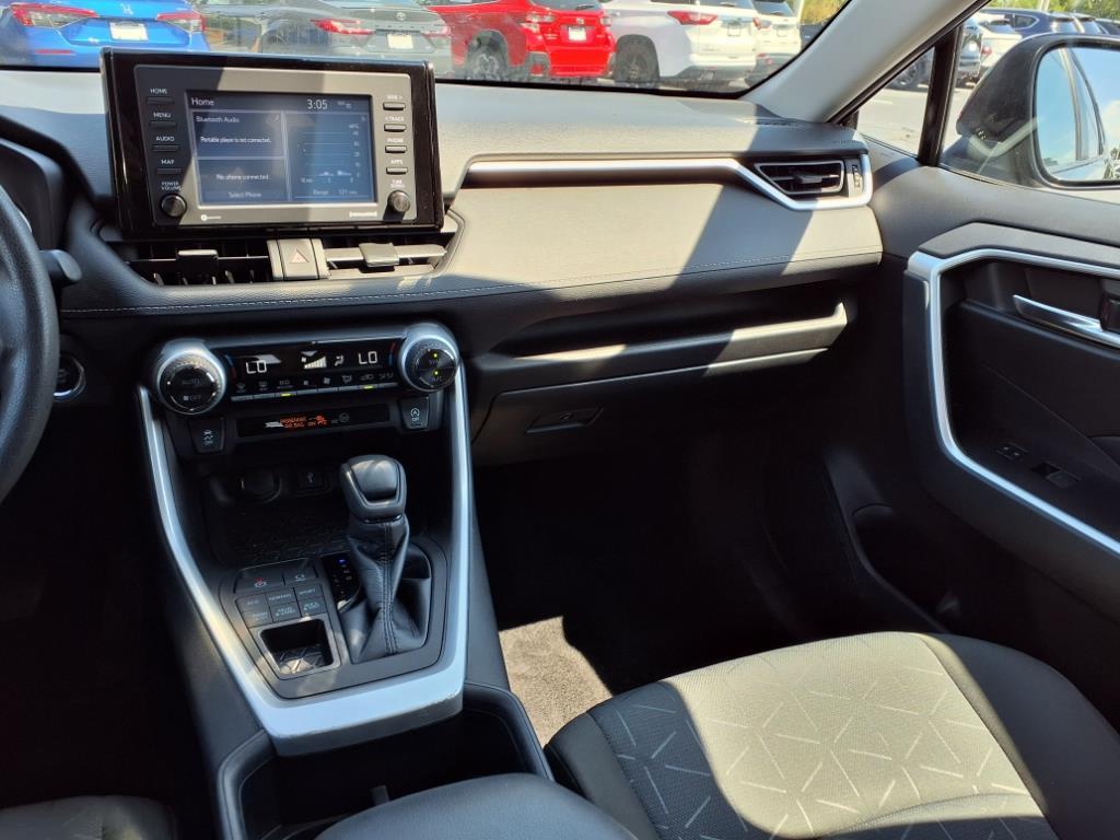 2022 Toyota RAV4 XLE photo 13