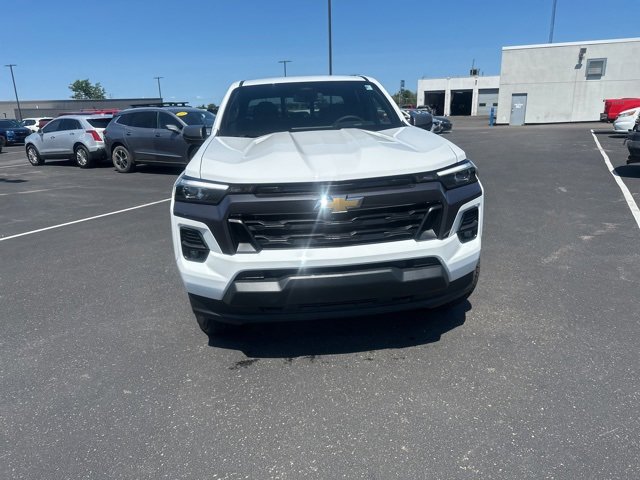 2025 Chevrolet Colorado Work Truck LT photo 2