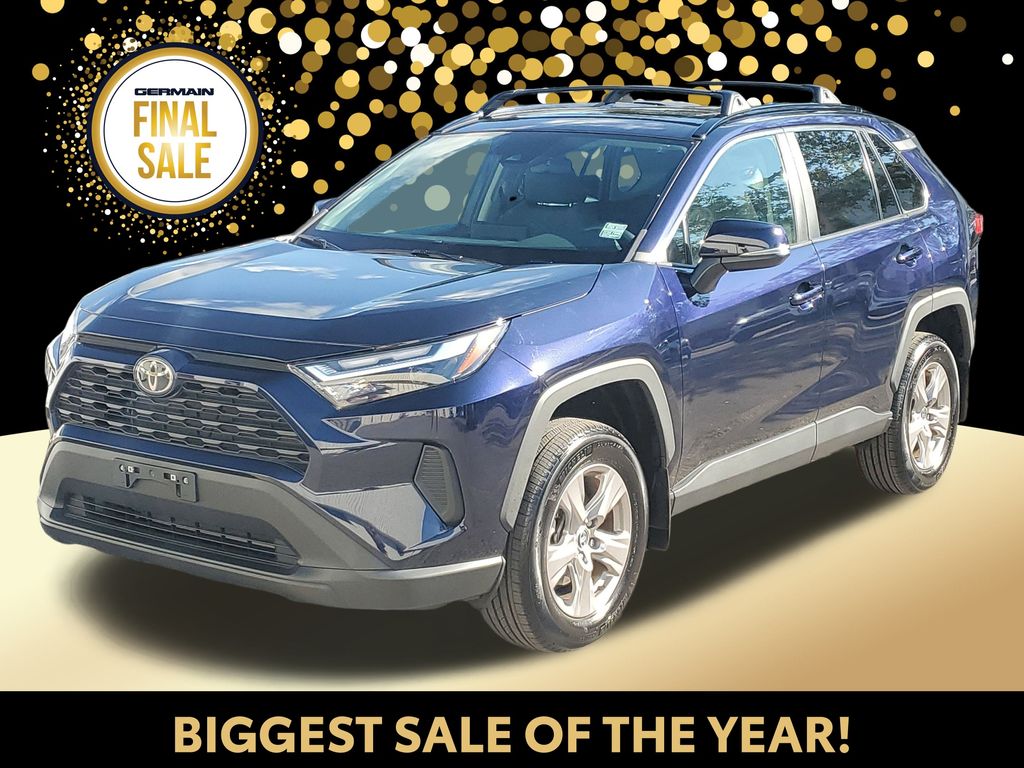 2023 Toyota RAV4 XLE's photo