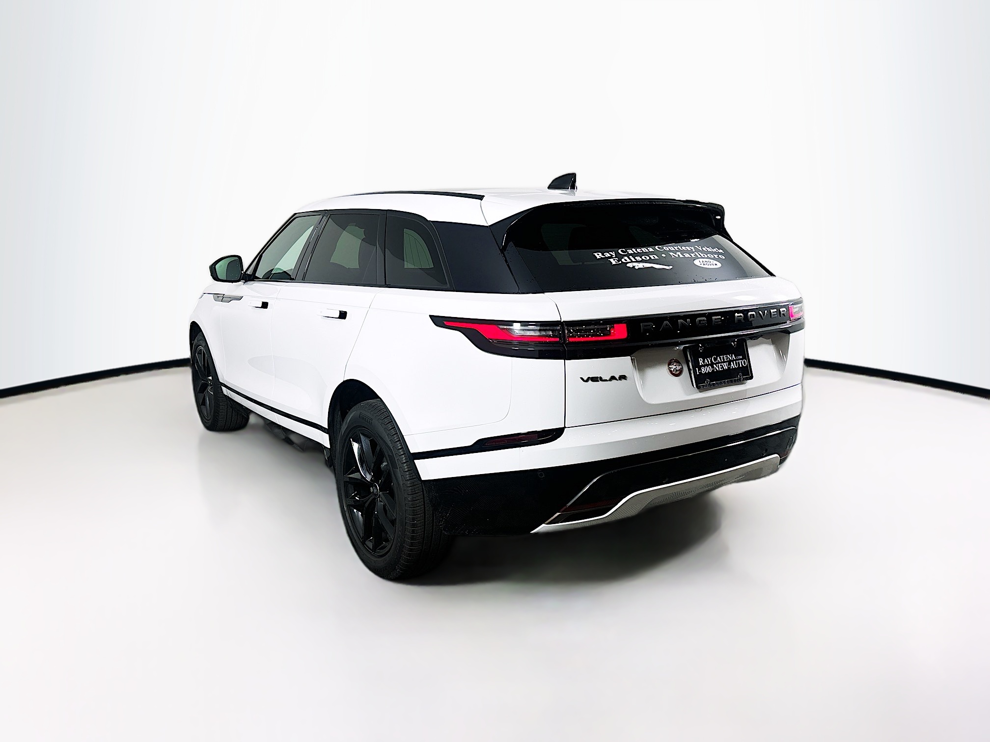 2025 Land Rover Range Rover Velar SE photo 4