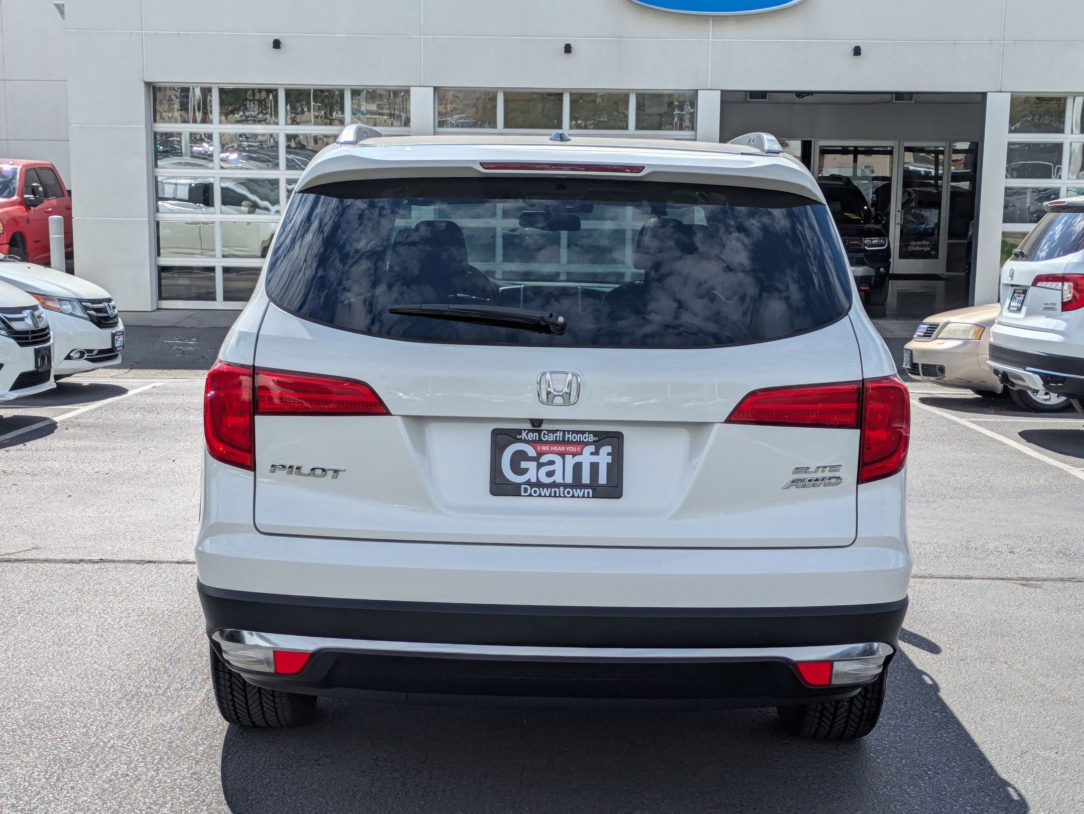 2018 Honda Pilot Elite photo 4
