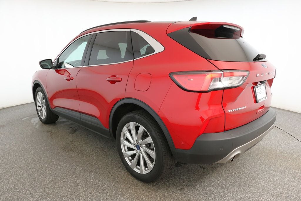 2022 Ford Escape Titanium Hybrid photo 3