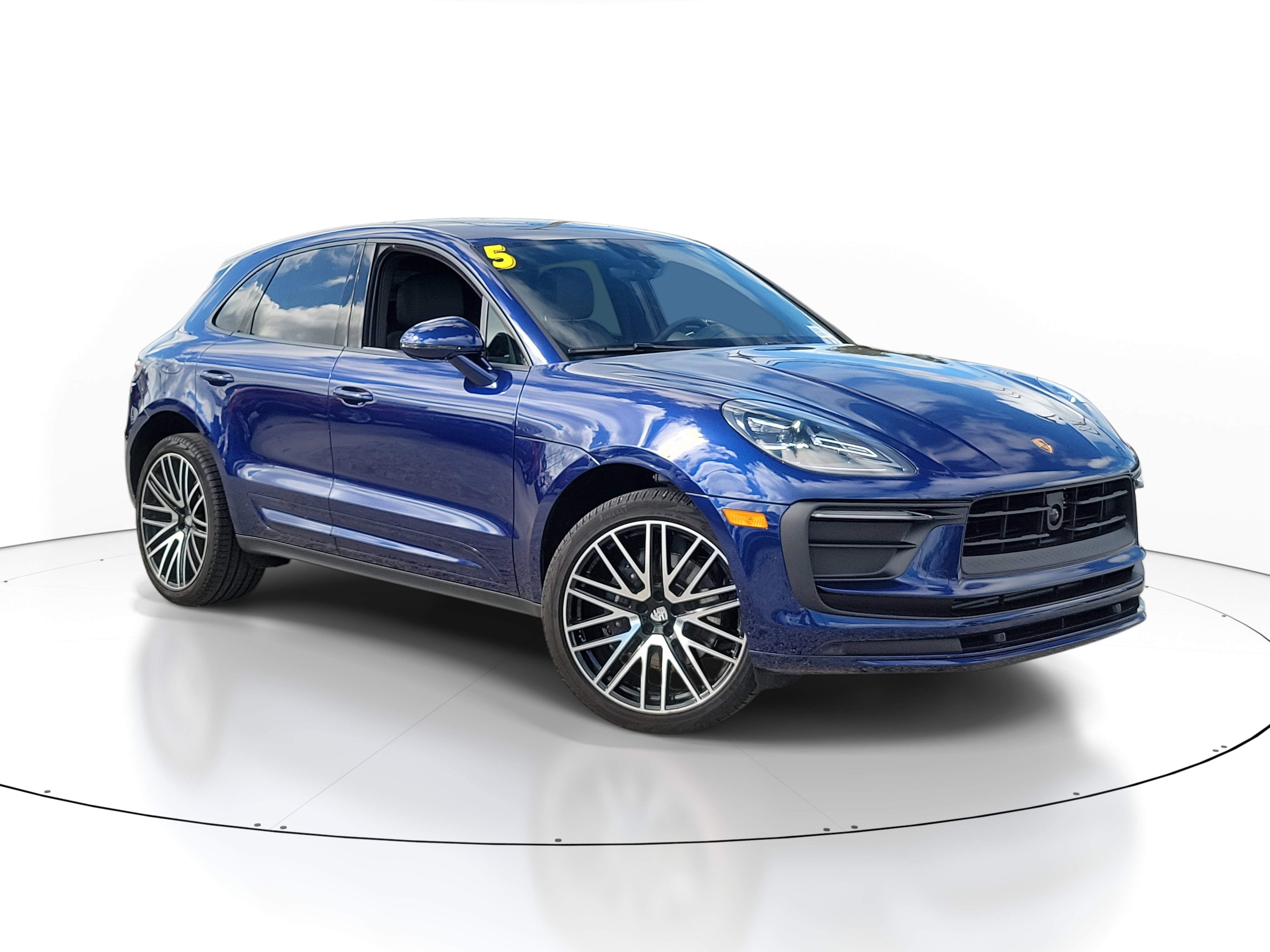 2025 Porsche Macan Base's photo