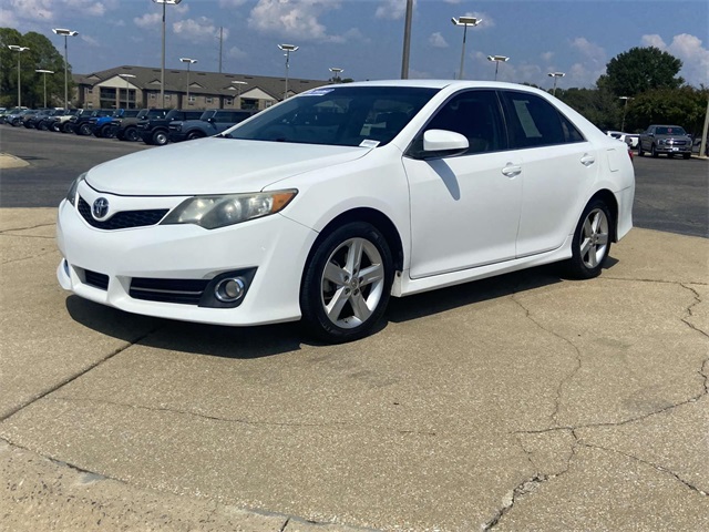 2013 Toyota Camry SE photo 3