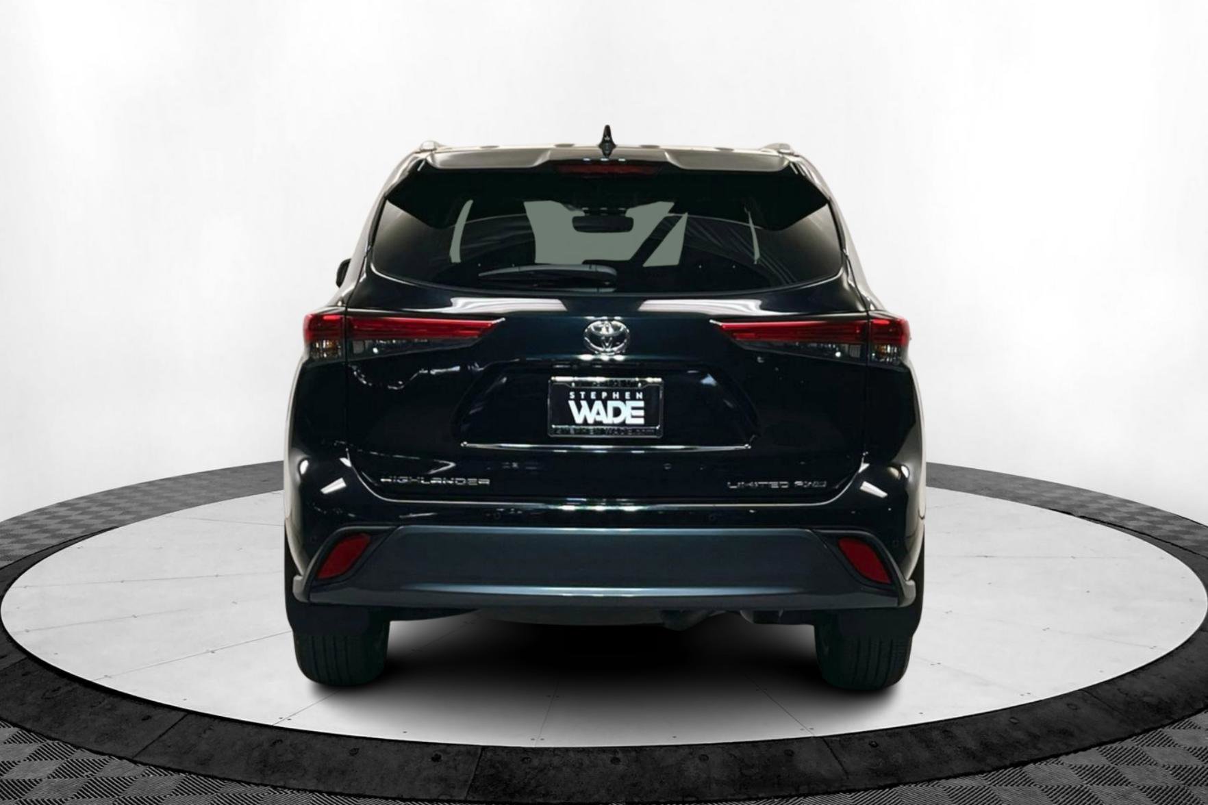 2023 Toyota Highlander L photo 3