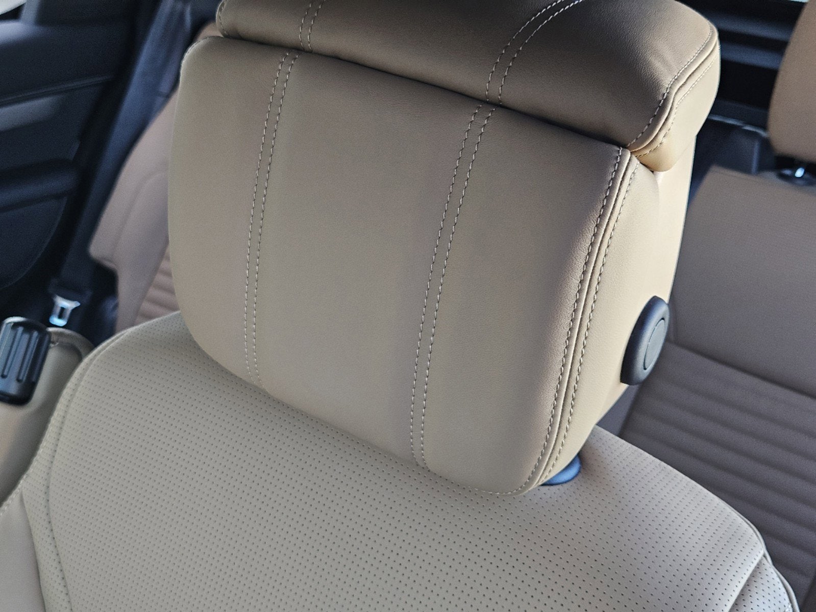2025 Land Rover Discovery SE photo 10