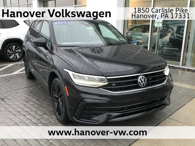 2022 Volkswagen Tiguan SE R-Line Black's photo