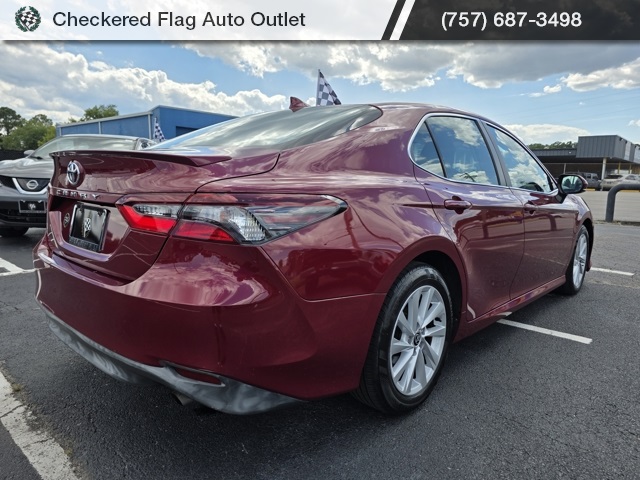2022 Toyota Camry LE photo 7