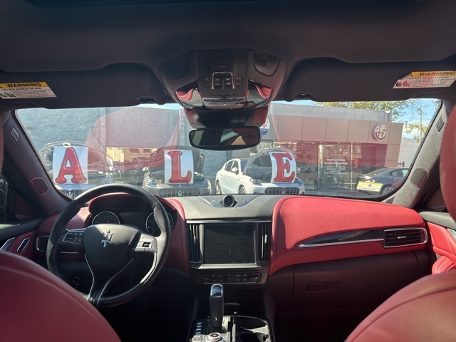 2022 Maserati Levante GT photo 3