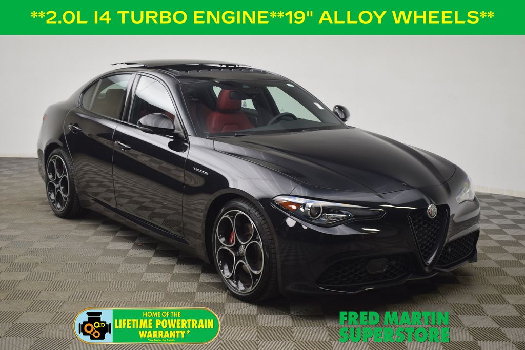 2022 Alfa Romeo Giulia Ti Veloce's photo