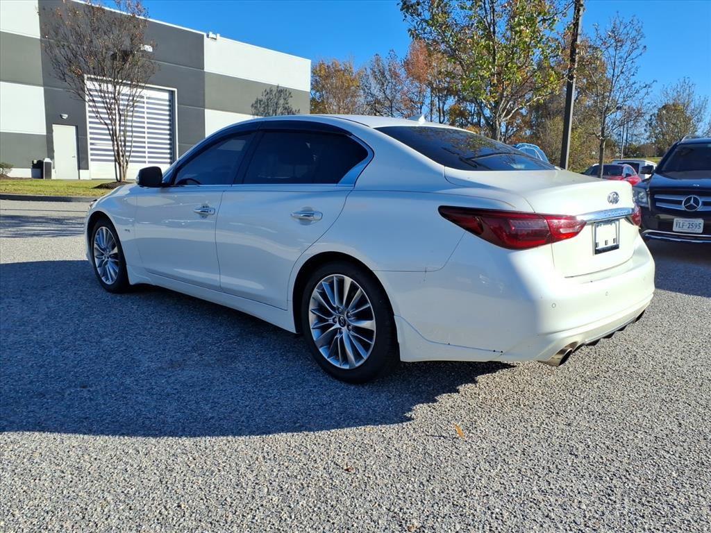 2018 Infiniti Q50 3.0t LUXE photo 3