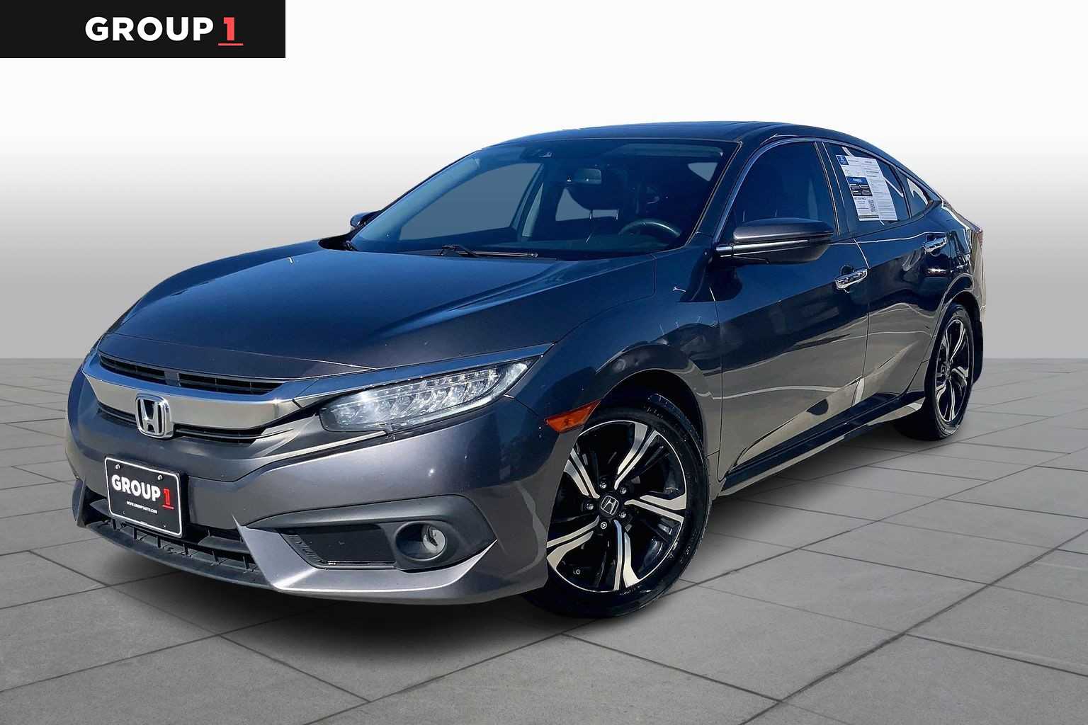 2018 Honda Civic Touring's photo