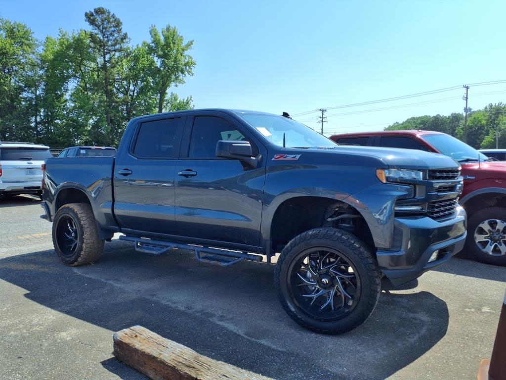 2020 Chevrolet Silverado 1500 RST photo 2