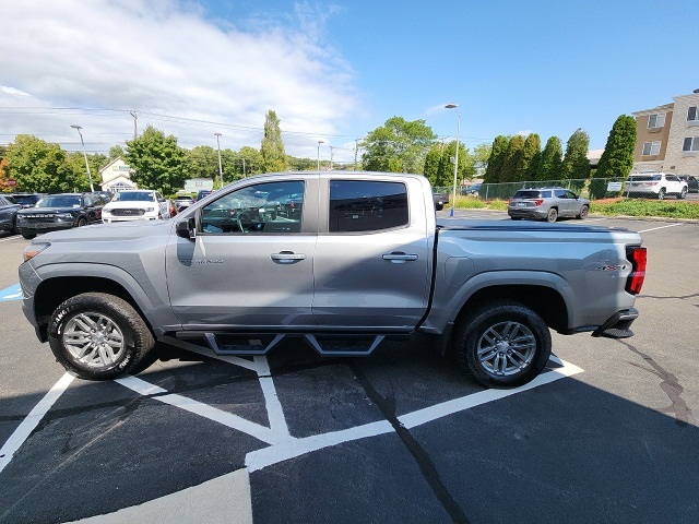 2023 Chevrolet Colorado LT photo 8