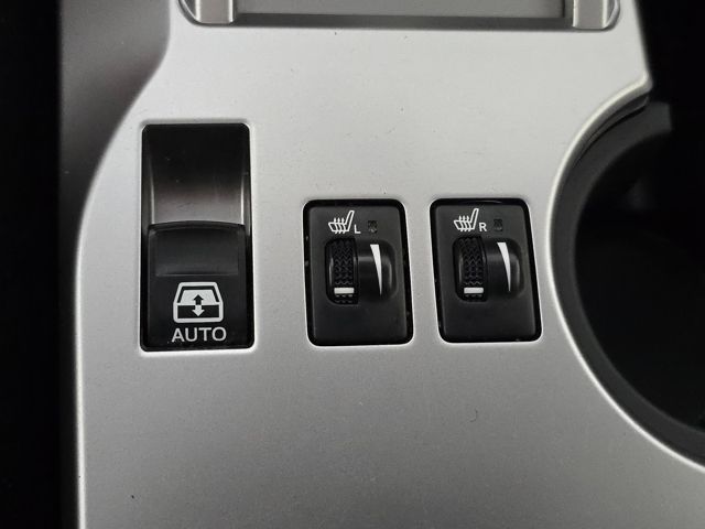 2016 Toyota 4Runner SR5 Premium photo 30