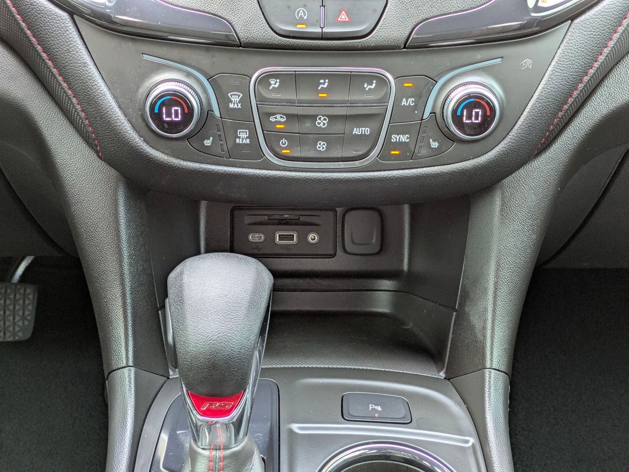 2022 Chevrolet Equinox RS photo 17