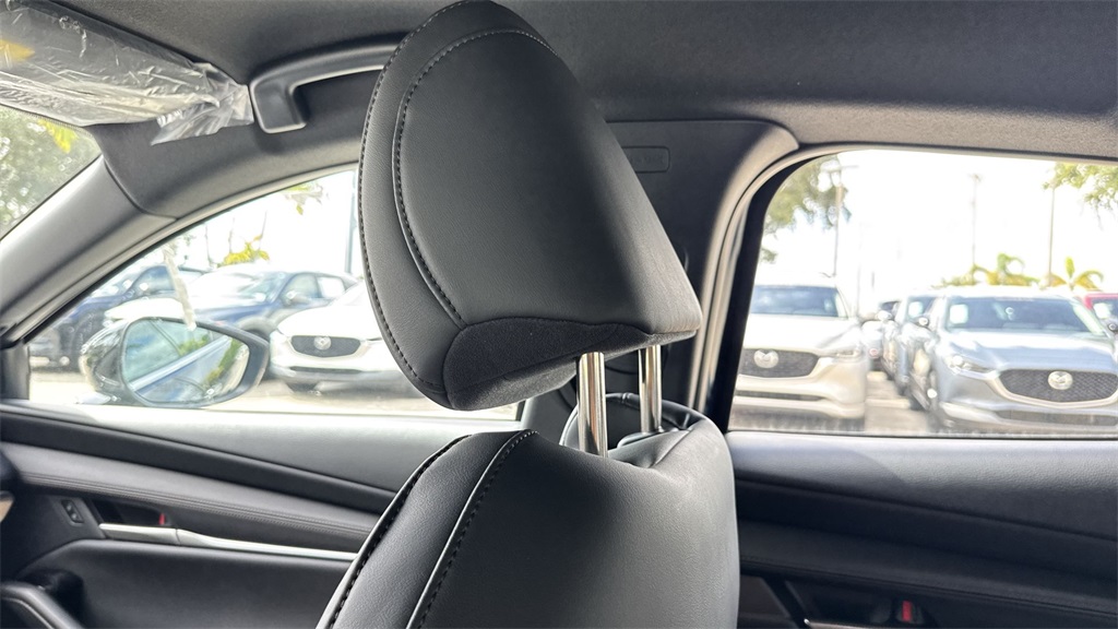 2025 Mazda Mazda3 Hatchback 2.5 Select Sport photo 16