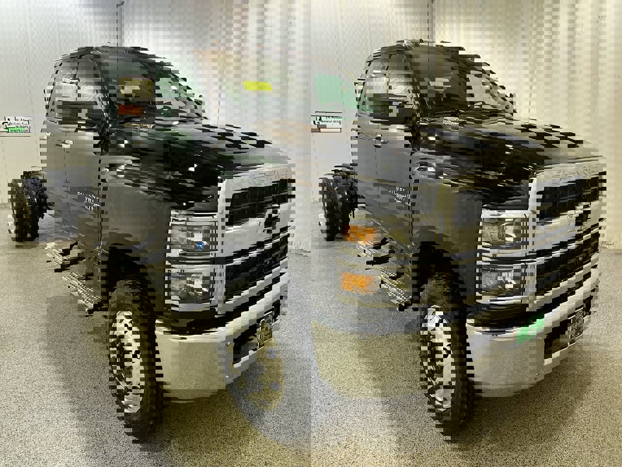 2025 Chevrolet Silverado 4500 Medium Duty Chassis Cab Work Truck's photo