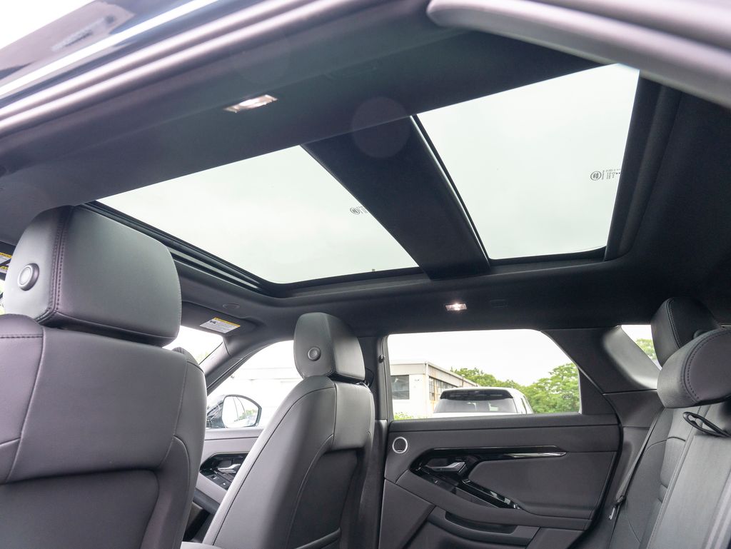 2026 Land Rover Range Rover Evoque S photo 31