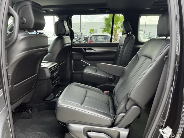 2025 Jeep Wagoneer Limited Series II photo 17