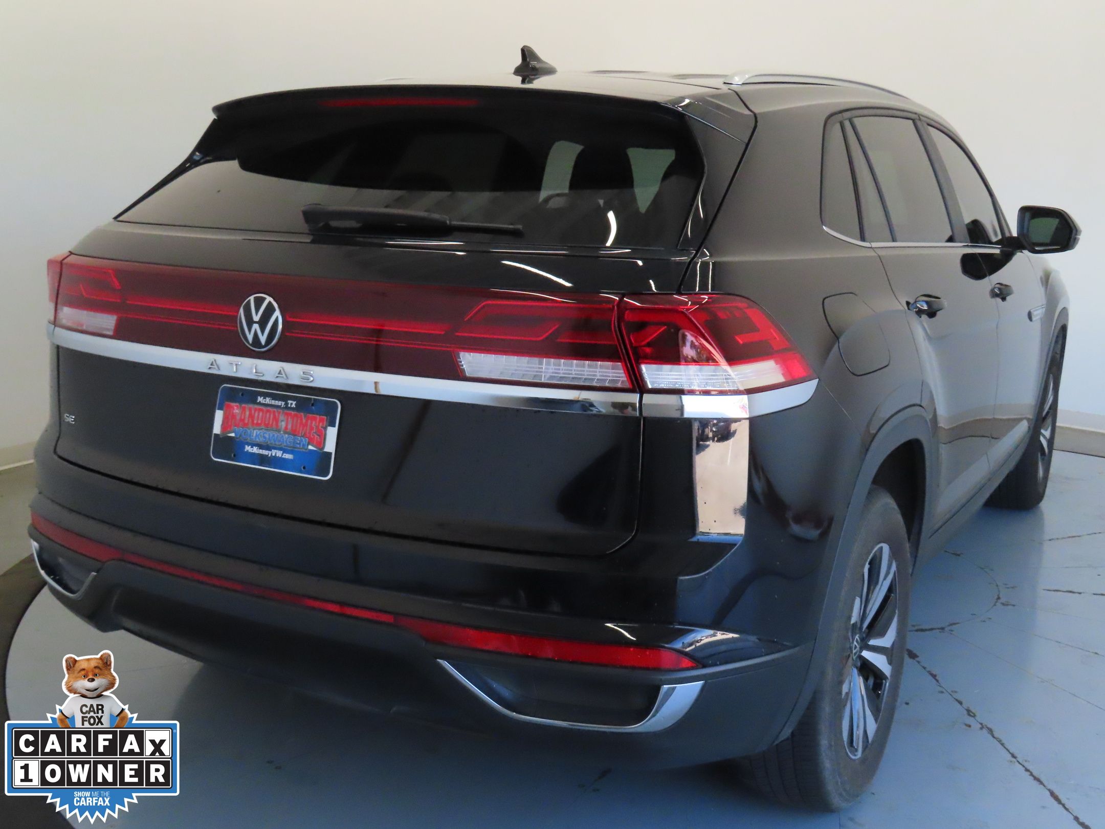 2024 Volkswagen Atlas Cross Sport SE photo 3