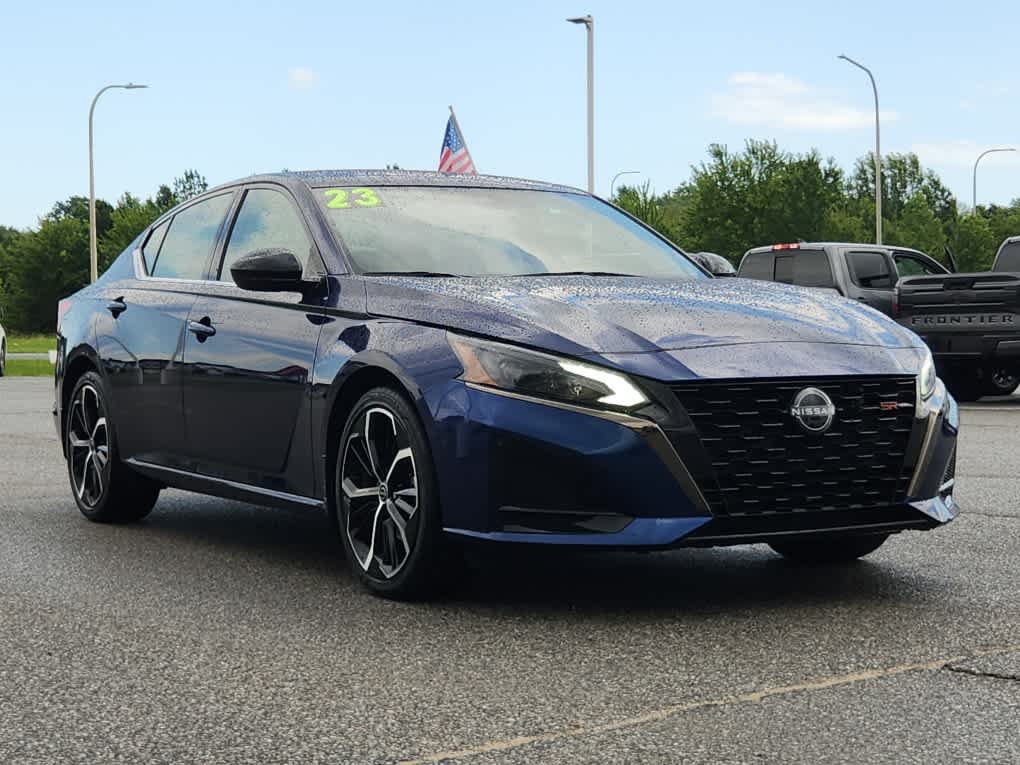 2023 Nissan Altima 2.5 SR photo 2