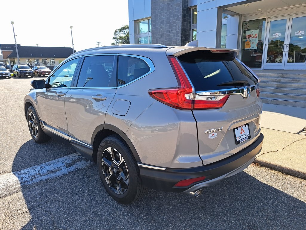2019 Honda CR-V Touring photo 4