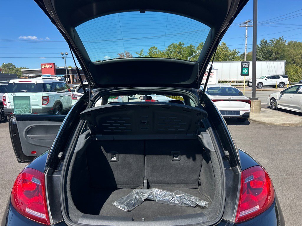 2014 Volkswagen Beetle 2.5L photo 14